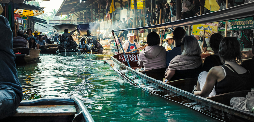 Damnoen Saduak Floating Market in Bangkok by Marek Okon on Unsplash