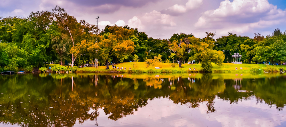 Wachirabenchathat Park (Suan Rot Fai) in Bangkok by Nopparuj Lamaikul on Unsplash