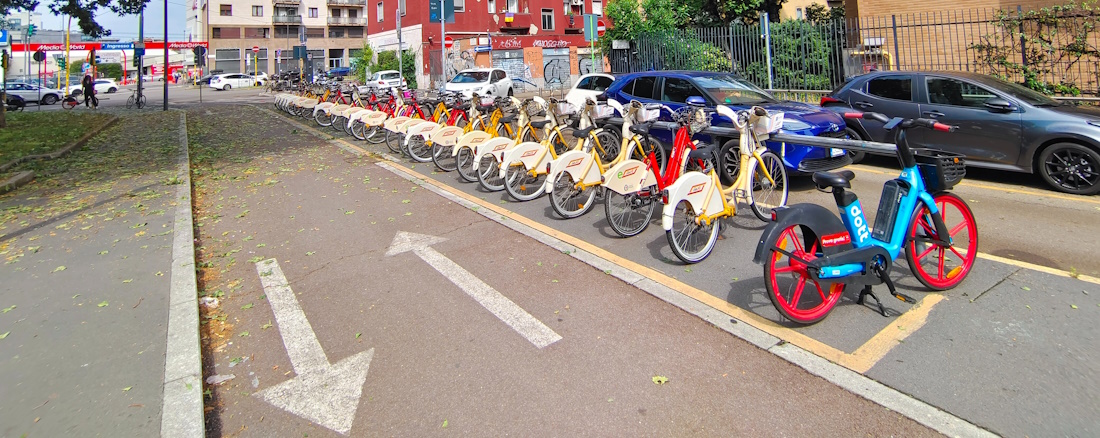 Cycling in Milan